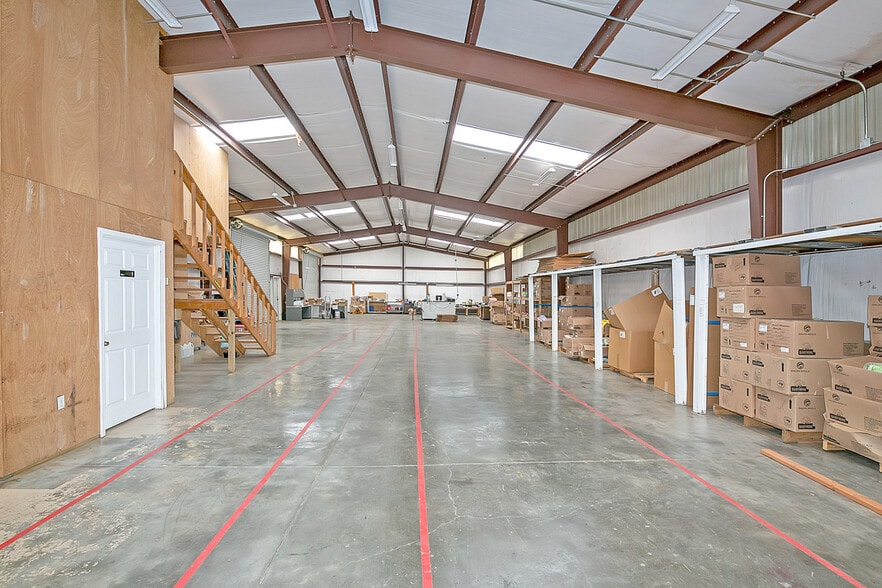 More Photos Of 361 Holcombe Rd, Bremen Warehouse For Lease