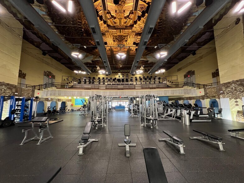 More Photos Of 6710-6720 Pacific Blvd, Huntington Park Health Club For Lease