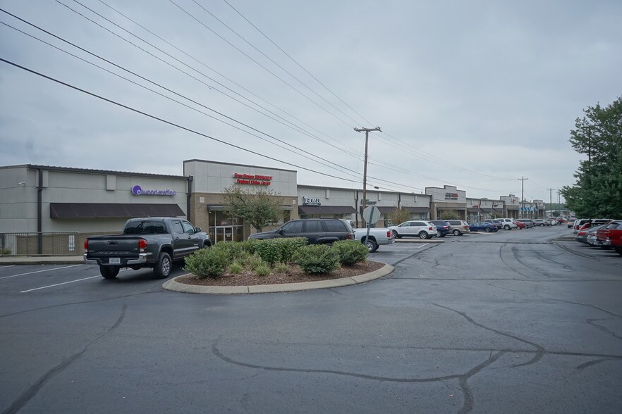 More Photos Of 179 Hancock St, Gallatin Storefront For Lease