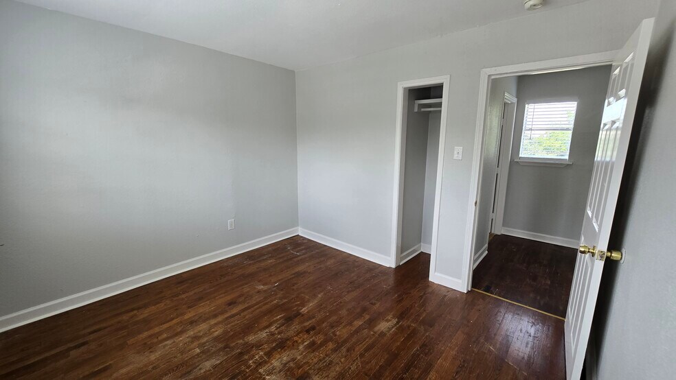 More Photos Of 261 Claremont Ave, San Antonio Multifamily For Sale