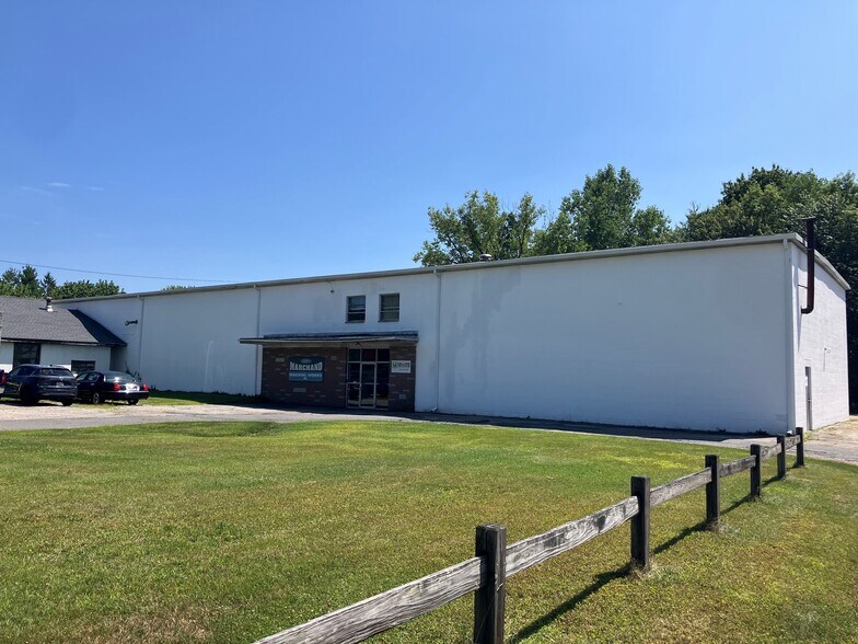 More Photos Of 435 Wrentham Rd, Bellingham Manufacturing For Lease