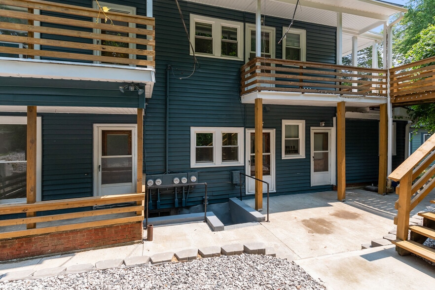 More Photos Of 306 Main St, Parkville Apartments For Sale