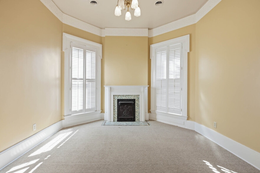 More Photos Of 303 E 4th St, Owensboro Office For Sale