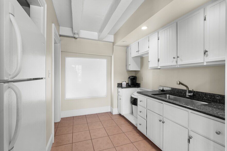 More Photos Of 939 N Magnolia Ave, Ocala Freestanding For Sale