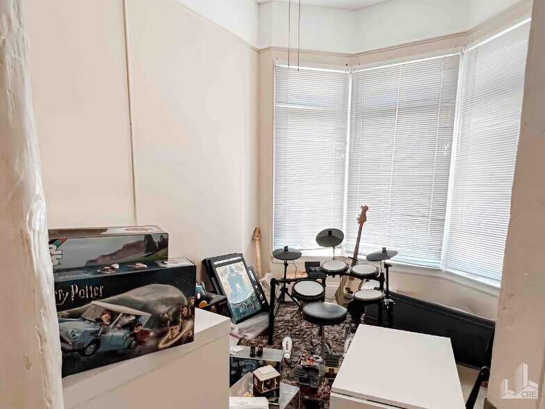 More Photos Of 2391-2393 Mission St, San Francisco Multifamily For Sale