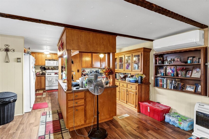 More Photos Of 200 Mustang Trail Trl, Granbury Industrial For Sale