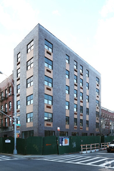 More Photos Of 1674 Park Ave, New York Apartments For Sale