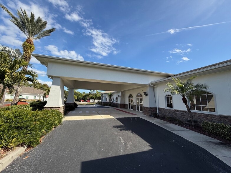 More Photos Of 389 Commerce Pky, Rockledge Medical For Lease