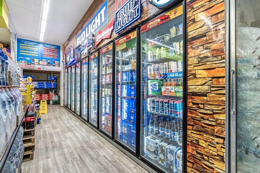 More Photos Of 217 S L St, Dinuba Freestanding For Sale