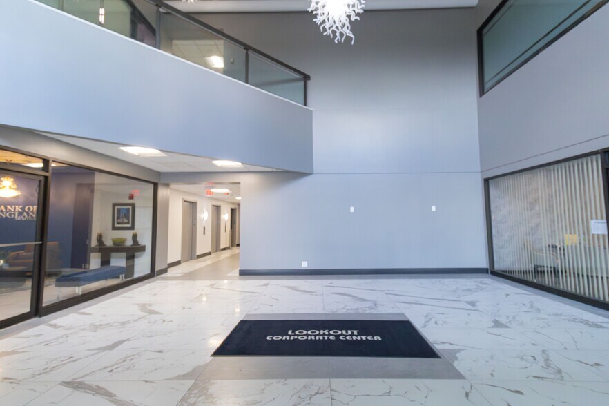 More Photos Of 1717 Dixie Hwy, Ft Wright Office For Lease