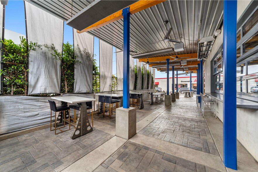 More Photos Of 236 S Coast Hwy, Oceanside Storefront For Lease