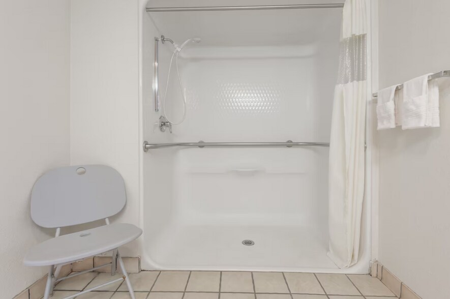 More Photos Of 2102 S Coulter St, Amarillo Hotel For Sale