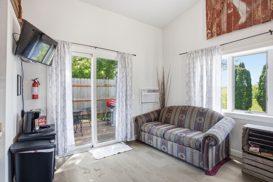 More Photos Of E13887 Highway DL, Merrimac Specialty For Sale