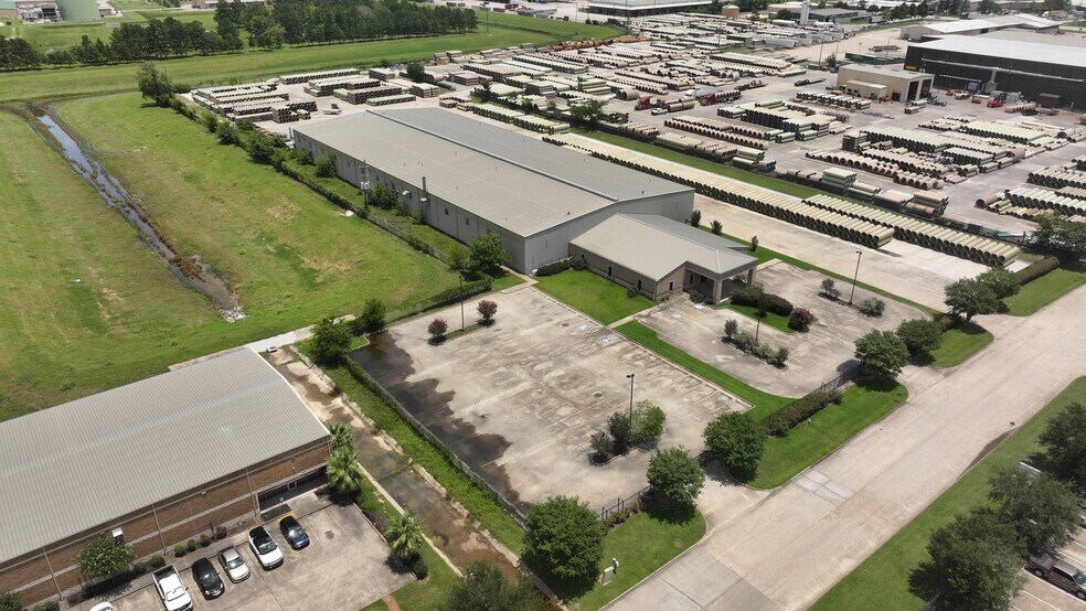 More Photos Of 19300 Oil Center Blvd, Houston Warehouse For Lease