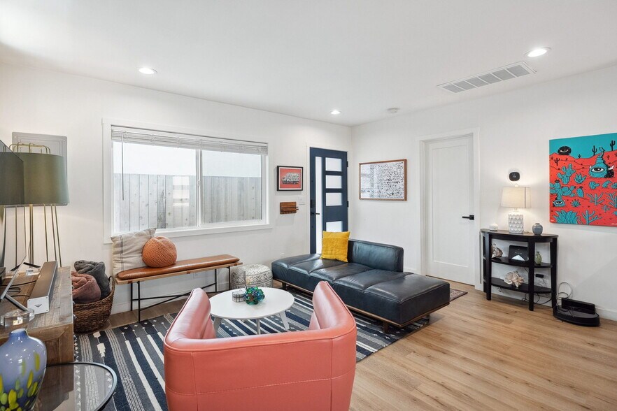More Photos Of 4852 S Centinela Ave, Los Angeles Multifamily For Sale