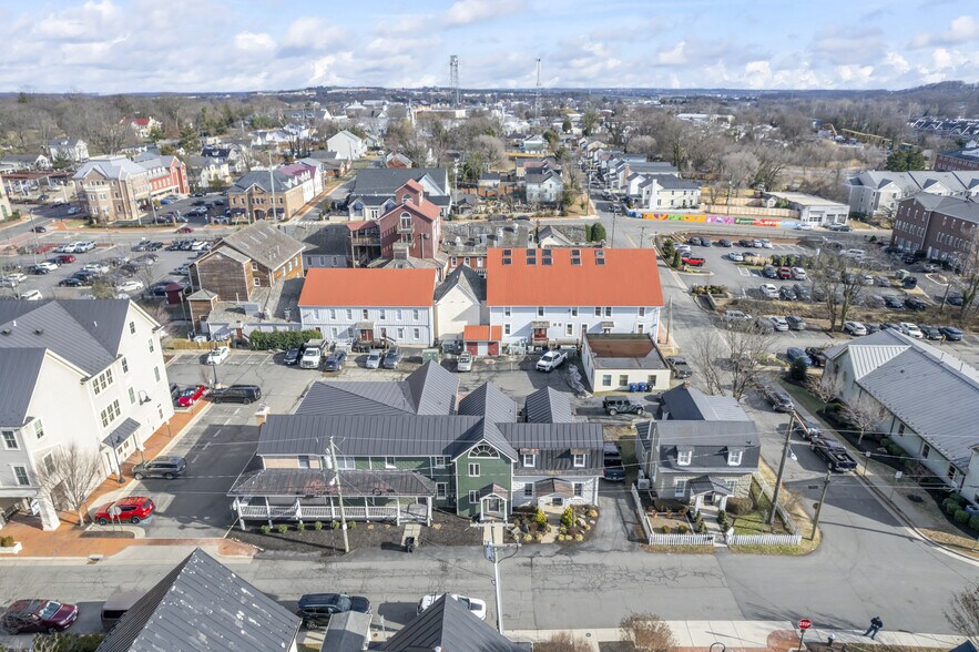 More Photos Of 208-212 Church SE st, Leesburg Apartments For Sale