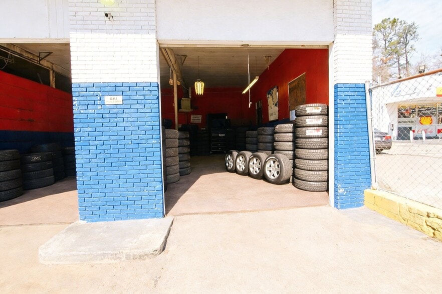 More Photos Of 3545 Roosevelt Hwy, Atlanta Auto Dealership For Sale