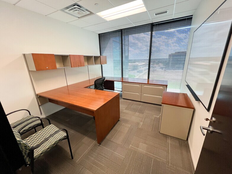 More Photos Of 303 Veterans Airpark Ln, Midland Office For Lease