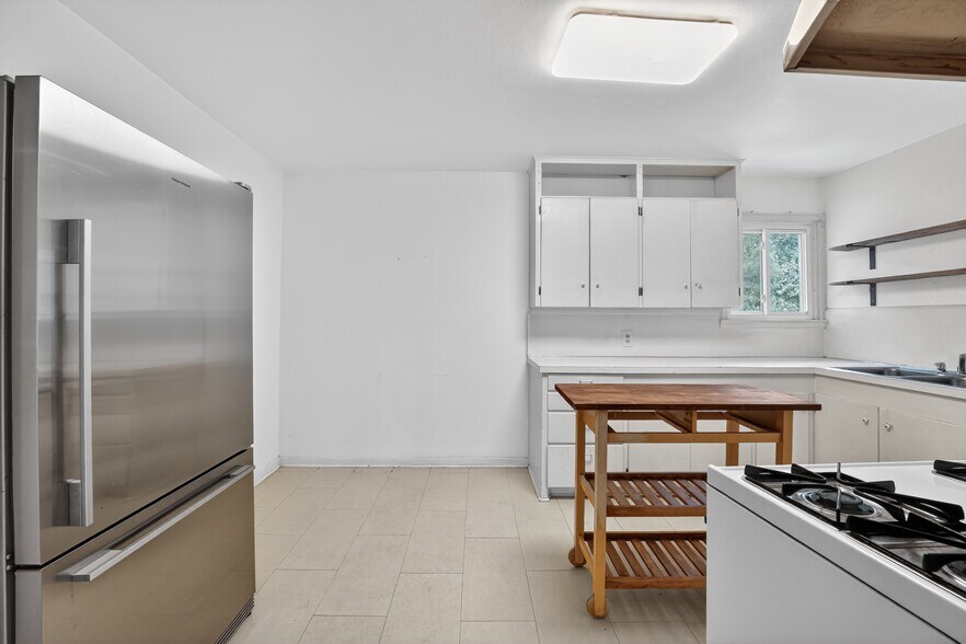 More Photos Of 1518 Parkway, Austin Multifamily For Sale