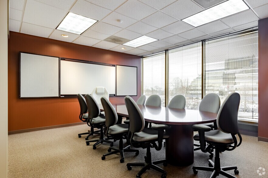 More Photos Of 4300 Commerce Ct, Lisle Office For Lease