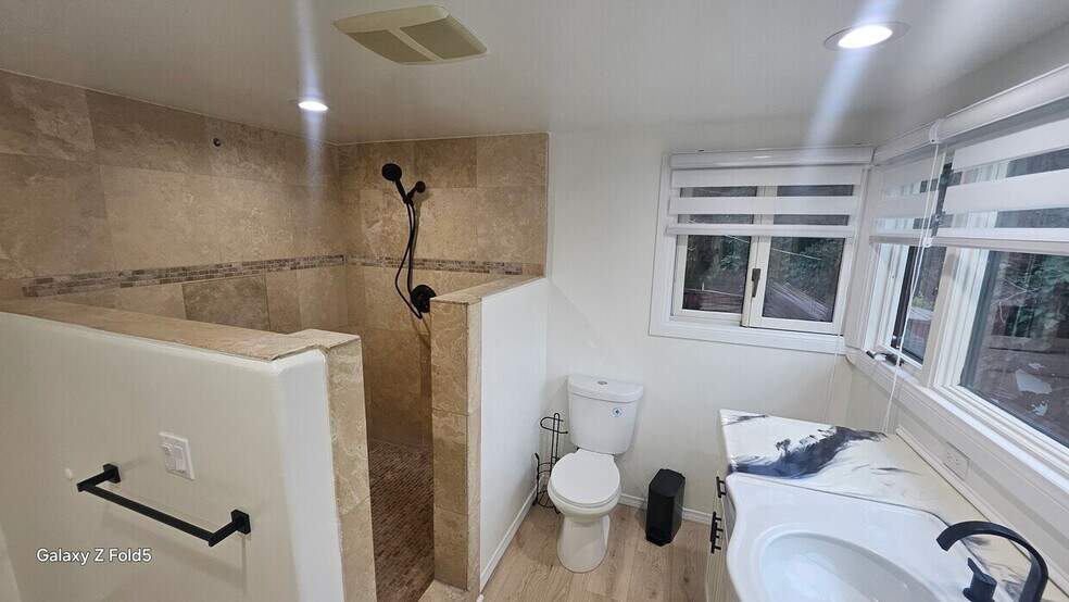 More Photos Of 9857 Foothill Blvd, Lake View Terrace Multifamily For Lease