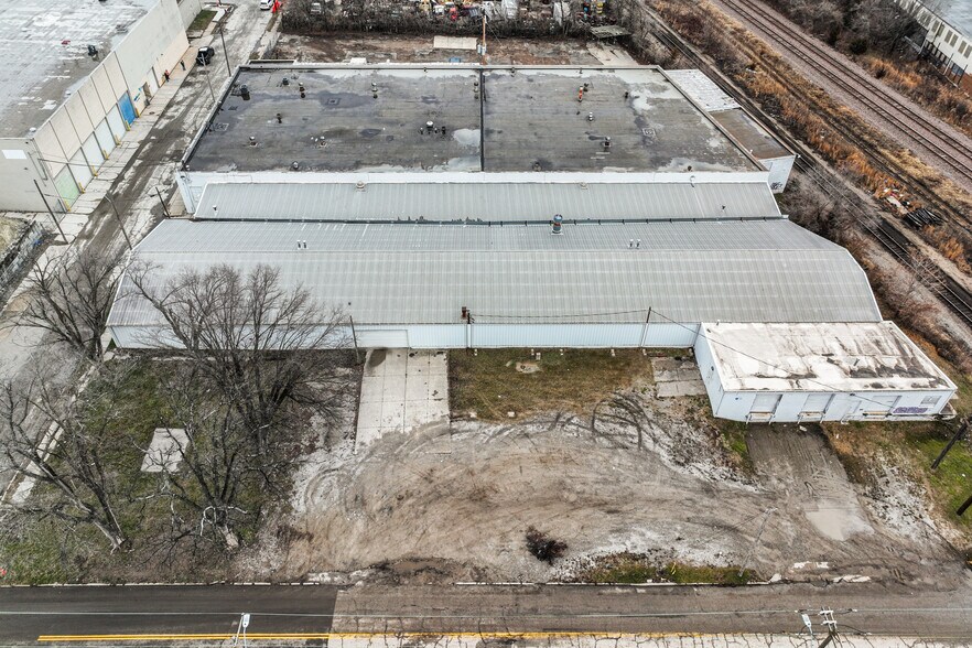 More Photos Of 1641 Crystal Ave, Kansas City Warehouse For Sale