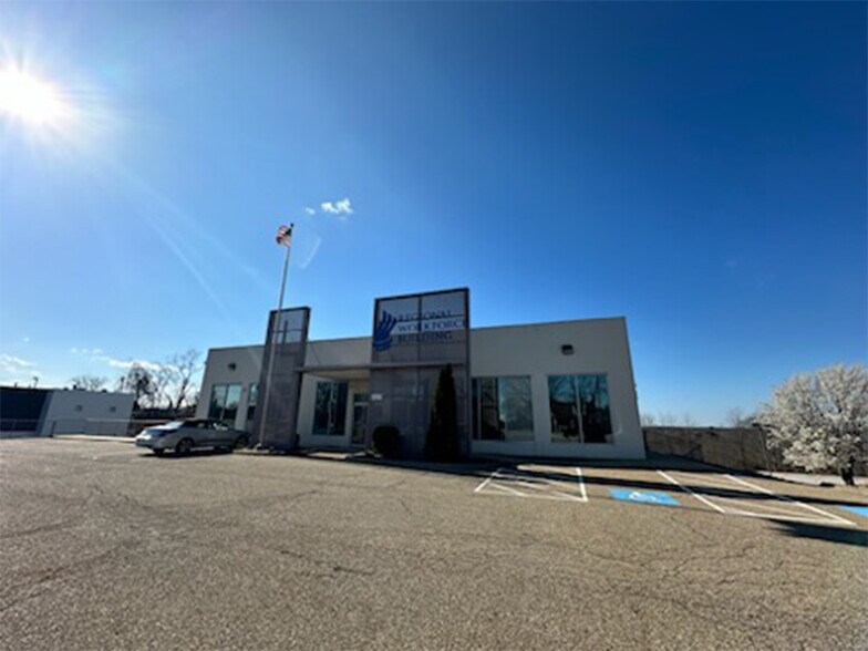 More Photos Of 4525 Sunset Blvd, Steubenville Storefront Retail Office For Lease