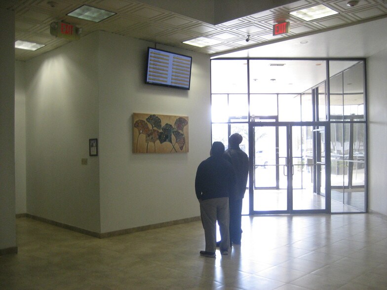 More Photos Of 6430 Richmond Ave, Houston Office For Sale