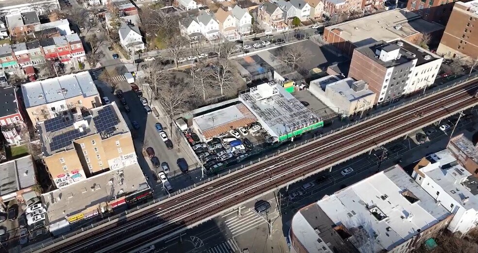 Primary Photo Of 3309 White Plains Rd, Bronx Auto Repair For Sale