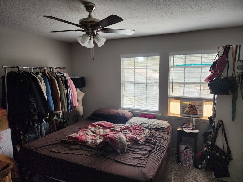 More Photos Of 517 5th St, Humble Apartments For Sale