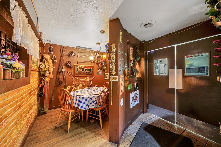 More Photos Of 3016 E Commercial Blvd, Fort Lauderdale Restaurant For Sale