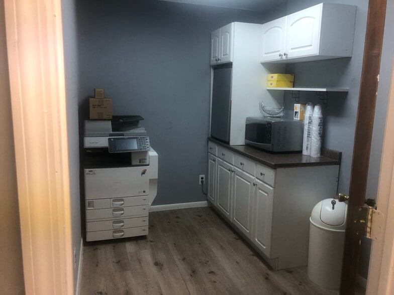 More Photos Of 150 River Rd, Montville Office For Sale