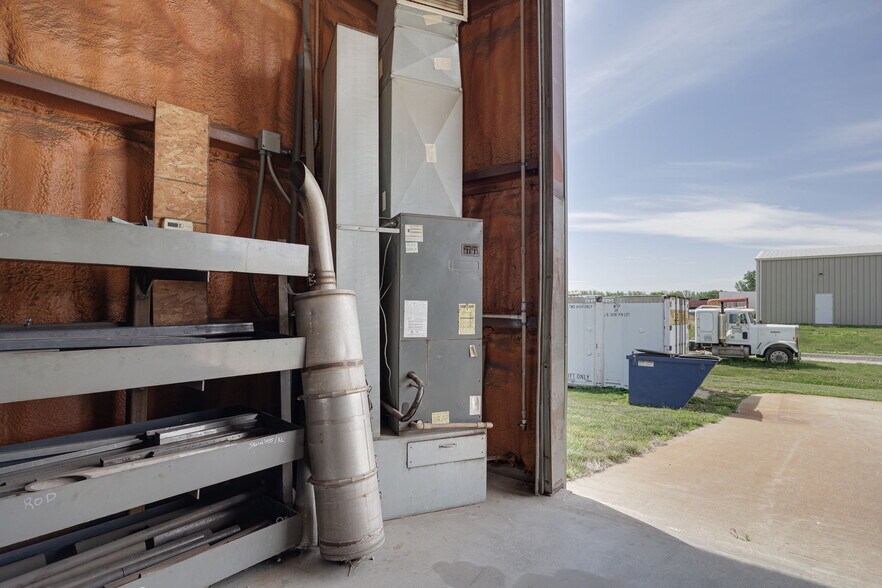 More Photos Of 801 Woodsdale Rd, Elwood Warehouse For Sale