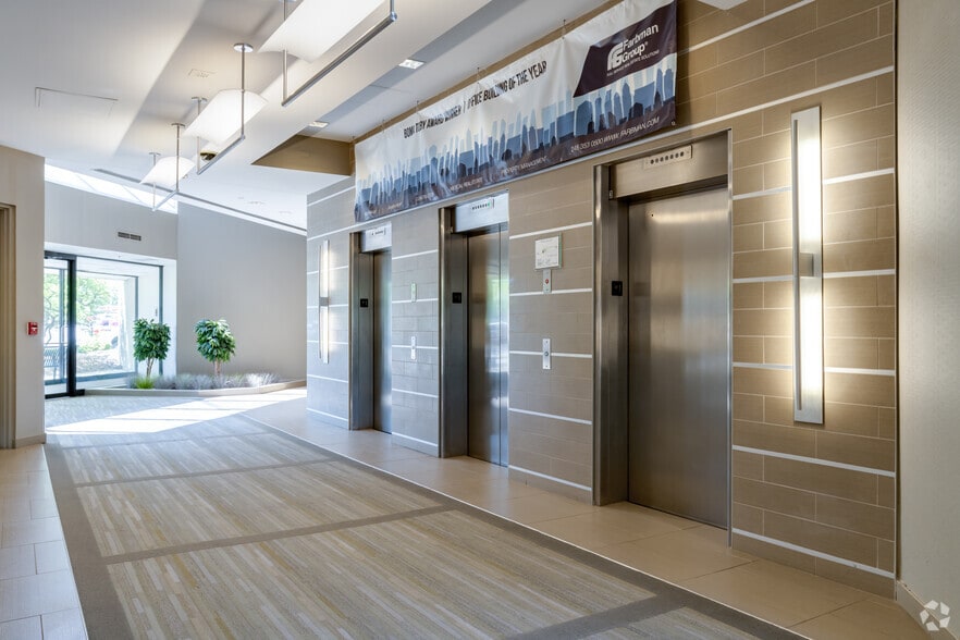 More Photos Of 3310 W Big Beaver Rd, Troy Unknown For Lease