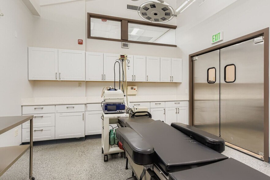 More Photos Of 5420 S Quebec St, Englewood Medical For Lease