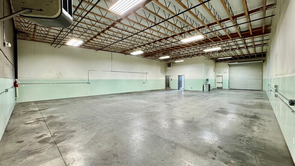 More Photos Of 17056 B Hercules St, Hesperia Service For Lease