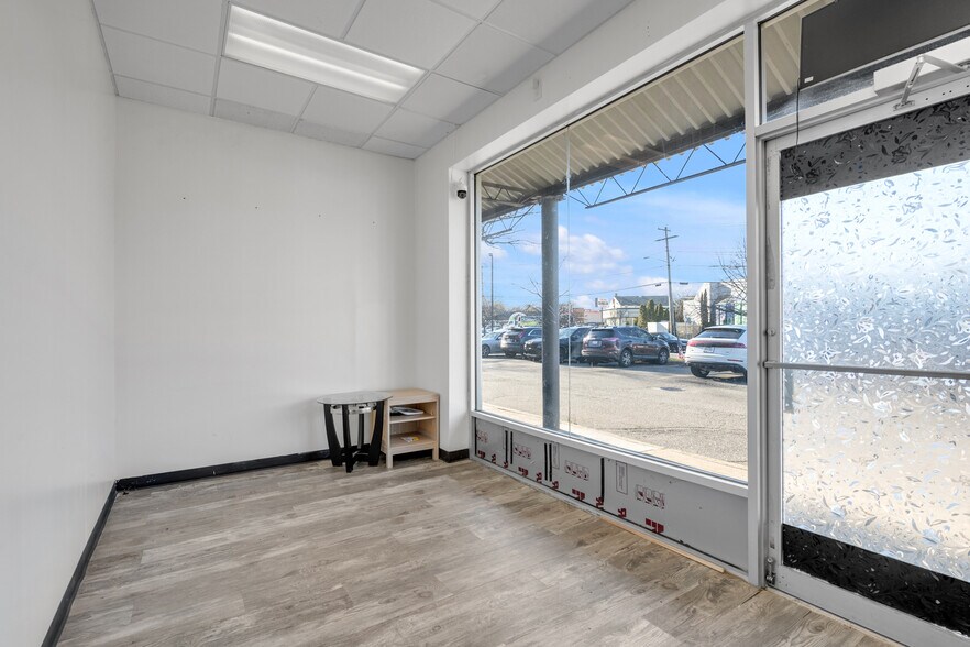 More Photos Of 15 Cr-66, Huntington Station Unknown For Lease