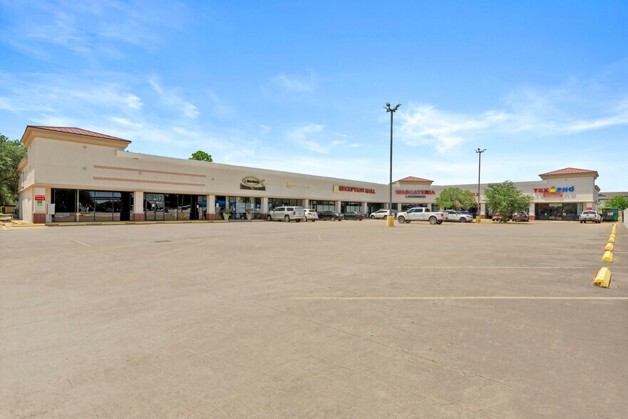 Primary Photo Of 301 Vista Rd, Pasadena Unknown For Lease