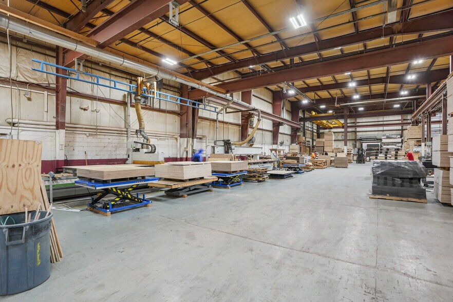 More Photos Of 44500 Reynolds Dr, Clinton Township Manufacturing For Sale