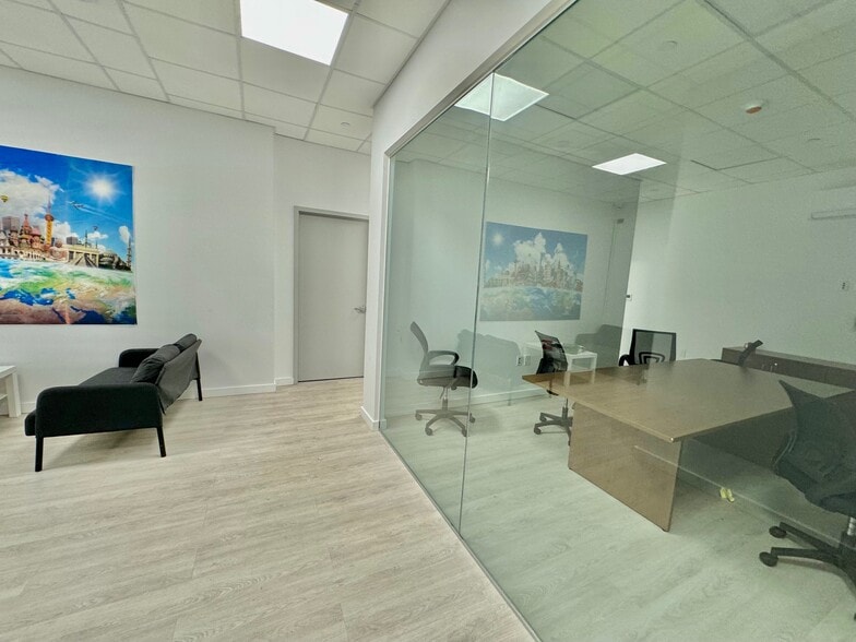 More Photos Of 136-21 Hillside Ave, Richmond Hill Medical For Lease
