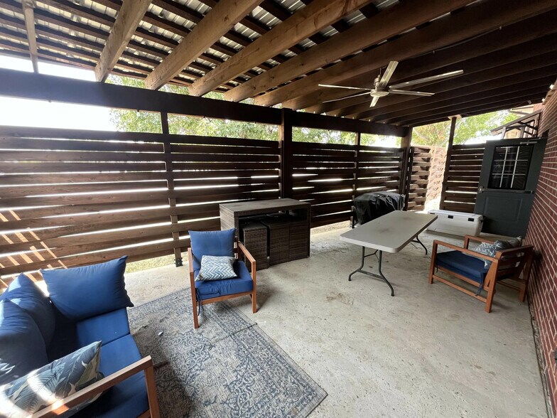 More Photos Of 551 N Valley Pky, Lewisville Office For Sale