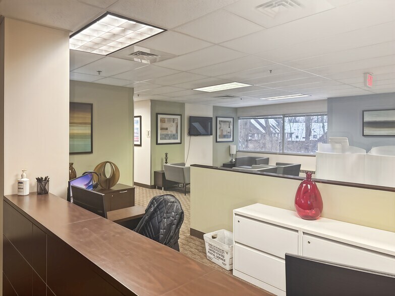 More Photos Of 1715 Indian Wood Cir, Maumee Coworking Space