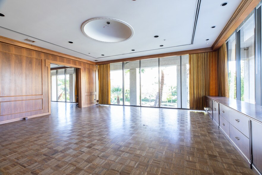 More Photos Of 21100 Erwin St, Woodland Hills Office For Sale