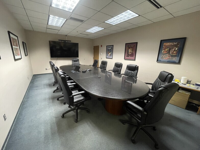 More Photos Of 15400 NE 90th St, Redmond Office For Lease