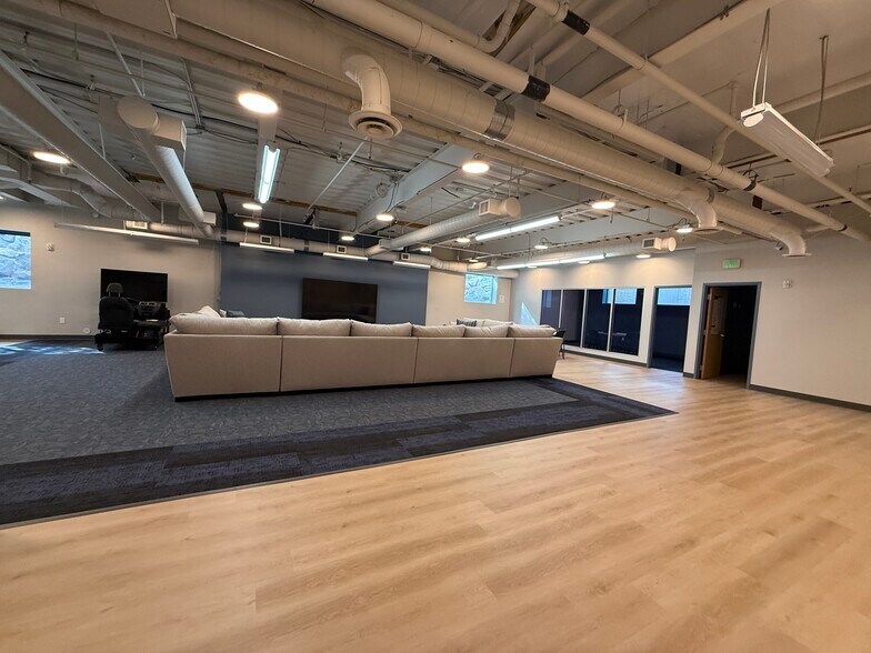 More Photos Of 11339 S 700 E, Sandy Office For Sale