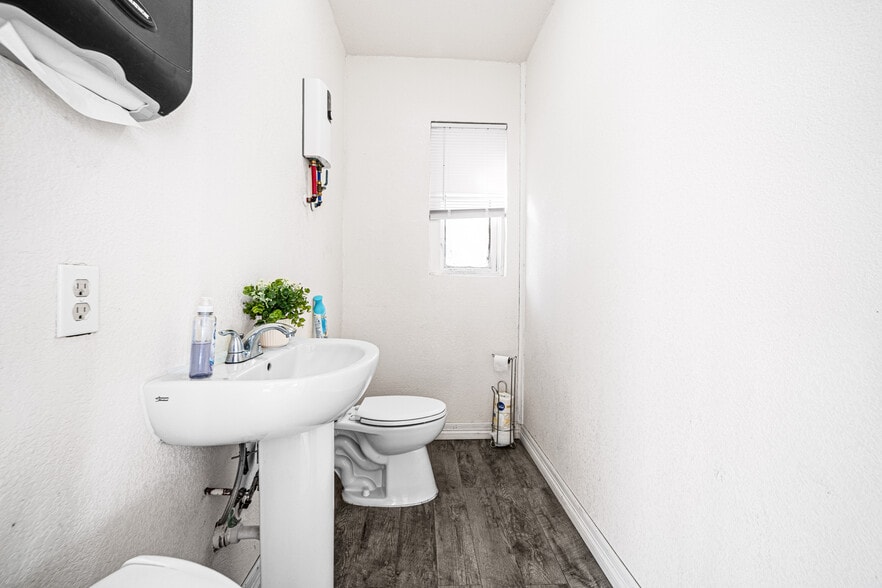 More Photos Of 1021 W 11th St, Pueblo Specialty For Sale