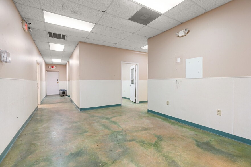 More Photos Of 2200 Sciaaca Rd, Spring Office For Sale