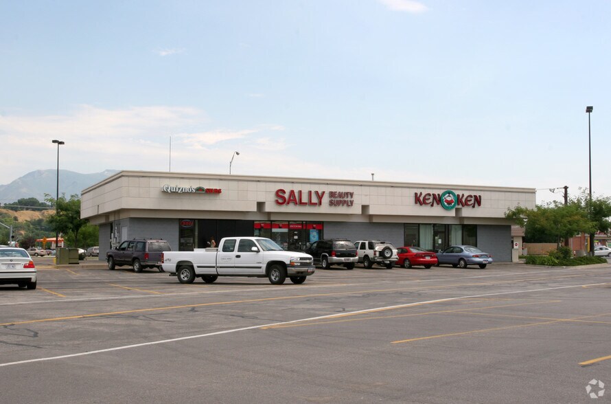 More Photos Of 1074-1078 W Riverdale Rd, Riverdale Freestanding For Lease