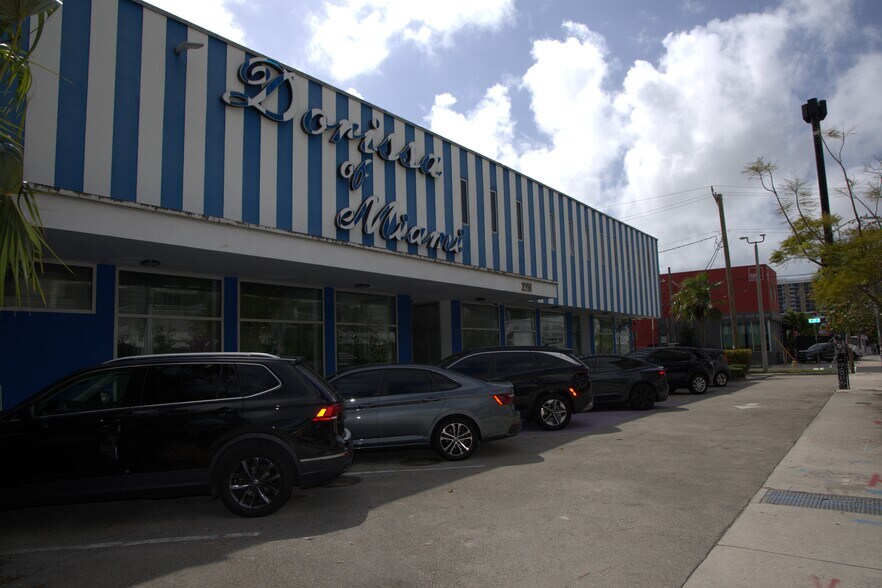 More Photos Of 2751 N Miami Ave, Miami Office For Lease