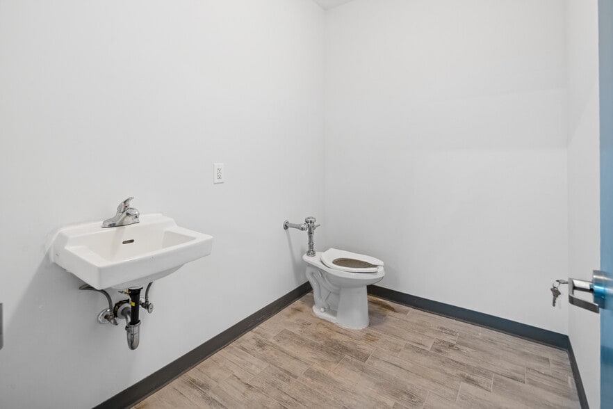 More Photos Of 2067 McDonald Ave, Brooklyn Storefront Retail Office For Lease